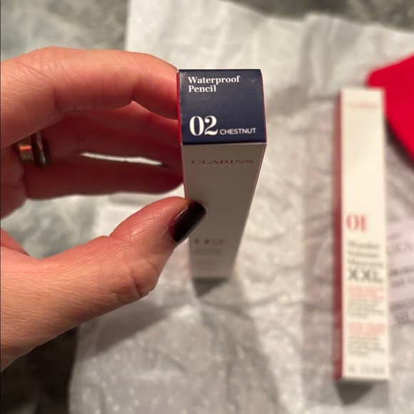 Clarins Gift Set - Picture 9 of 9